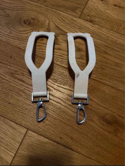 Zaczepy mocujące uchwyty do wózka La millou