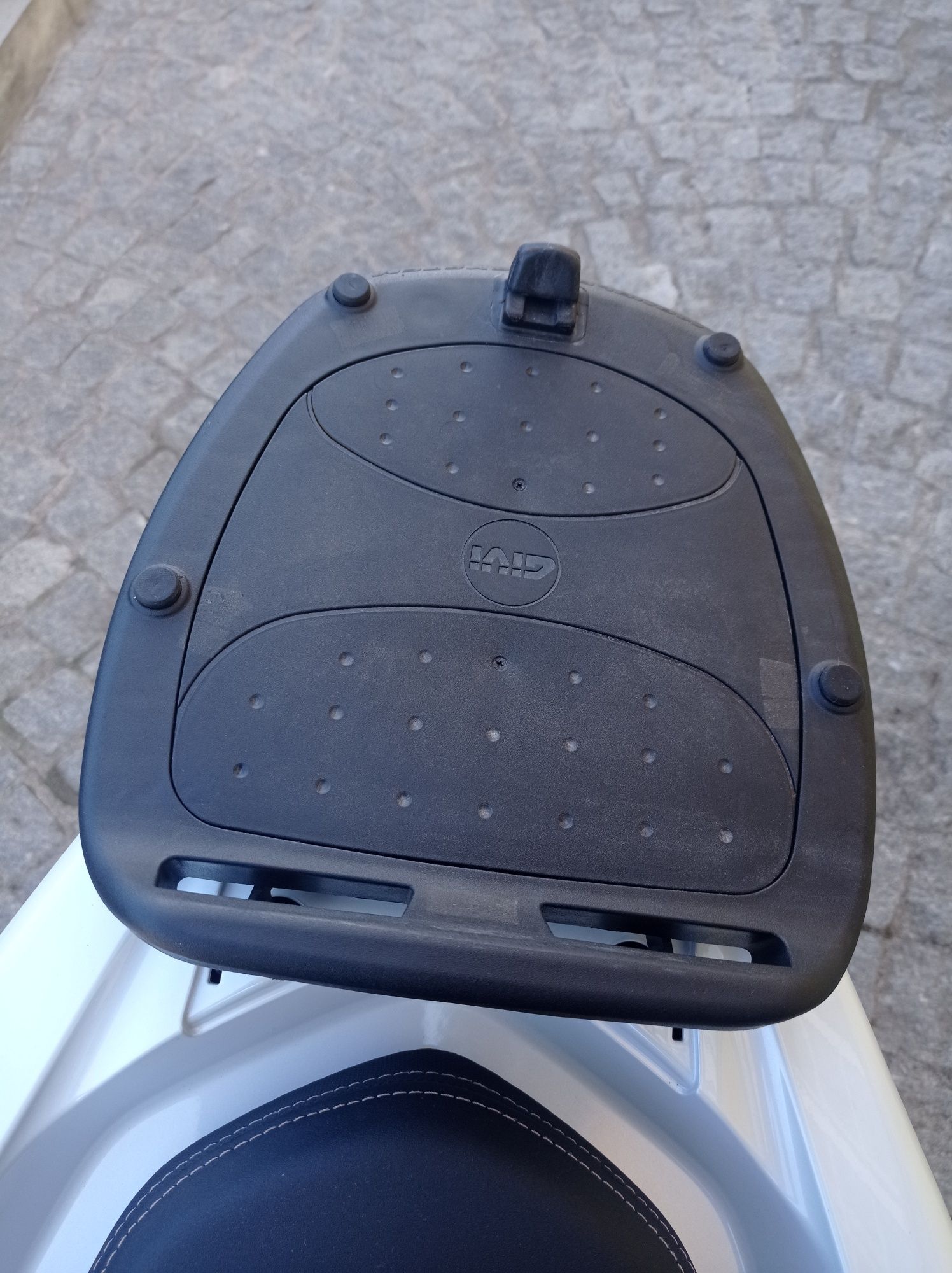 Vendo top case/ Mala para moto. Marca Givi