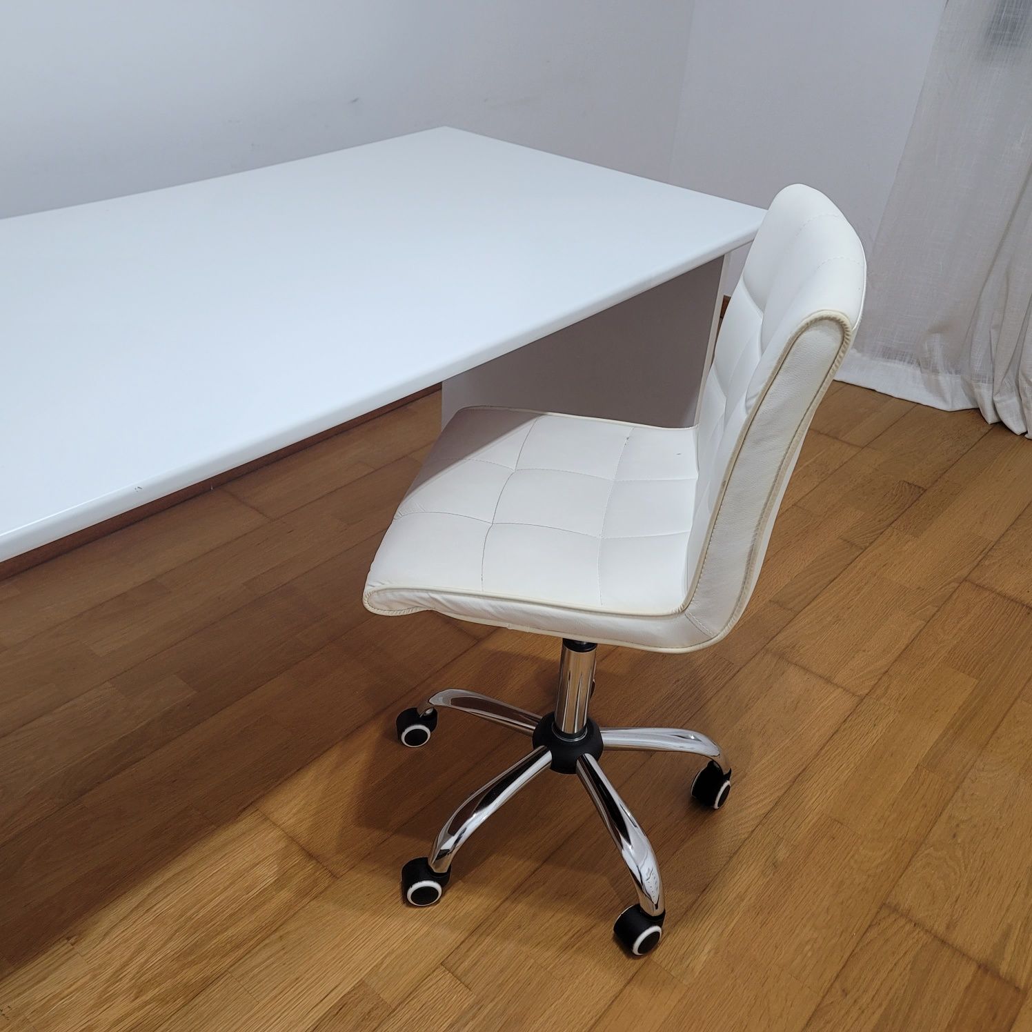 Secretaria e Cadeira