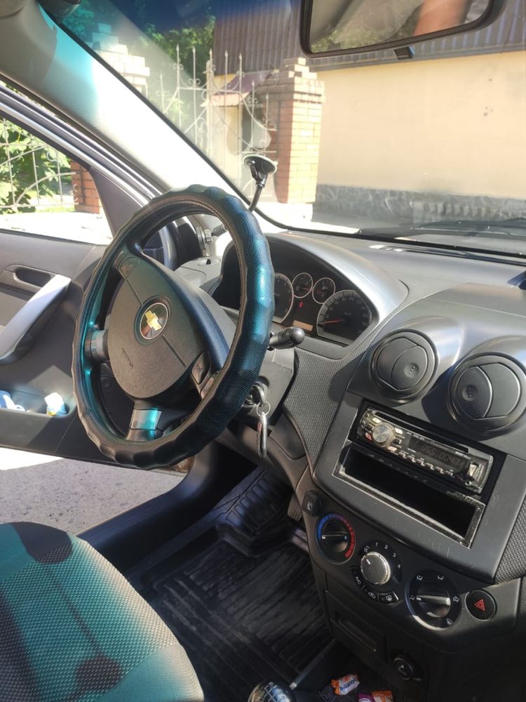 Chevrolet aveo седан