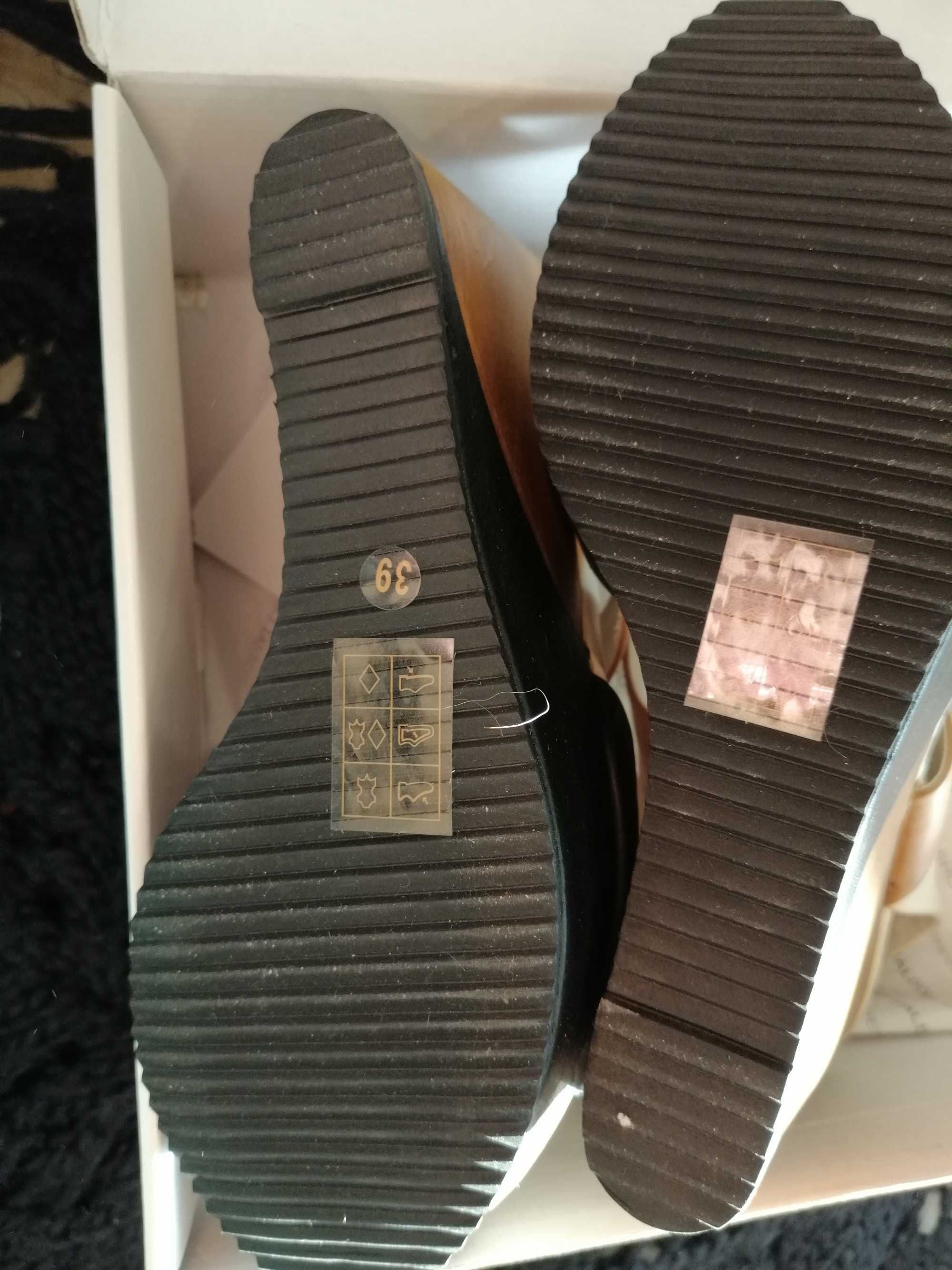 Nowe sandały ALDO 39