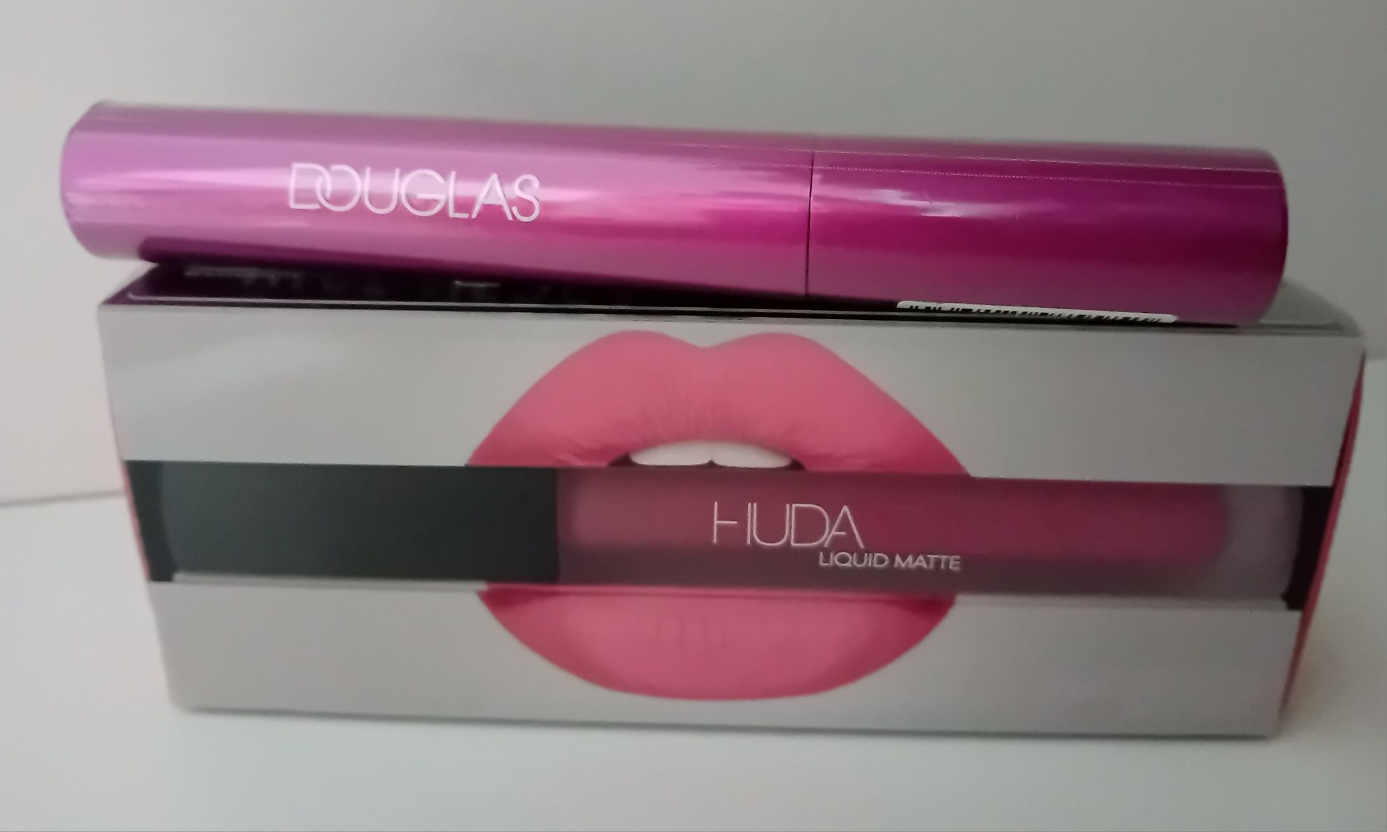 HudaBeauty Mix kosmetyki dla Kobiet Douglas