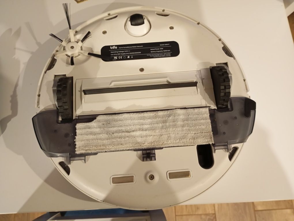 Robot odkurzający myjący Trifo Max Pet