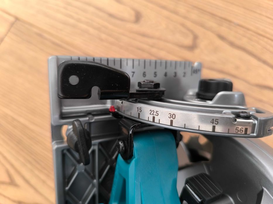 Продам акумуляторну дискову пилу MAKITA HS003GZ