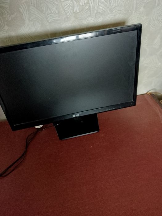 ЖК телевизор LG в отличном состоянии