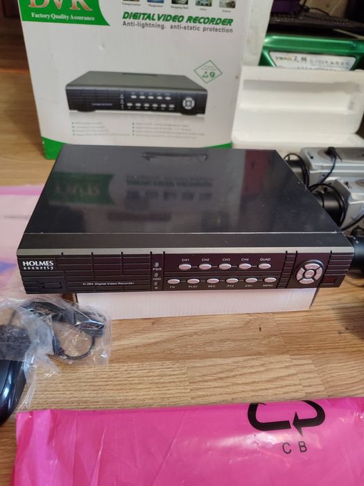 Новый аналоговый видеорегистратор HOLMES