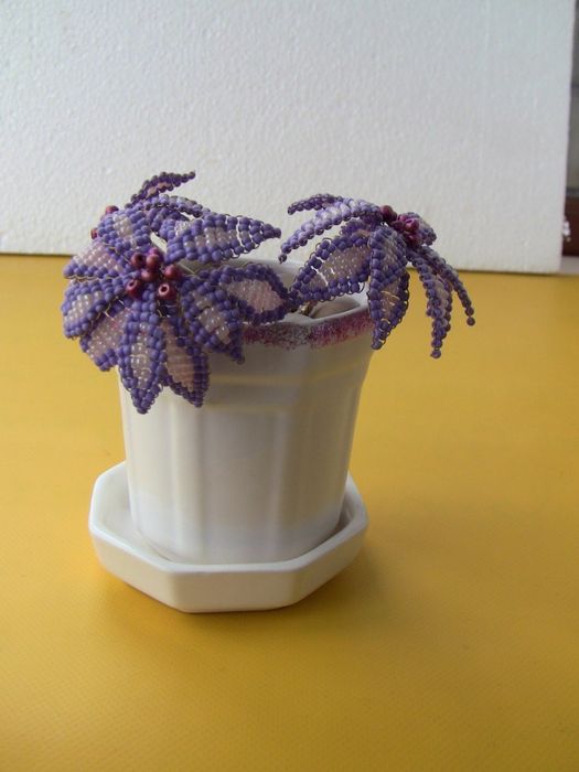 Бонсай цветы из бисера в керамическом горшке