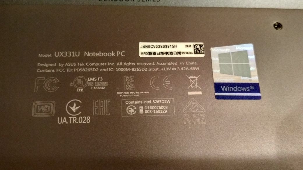 Ноутбук asus  zenbook