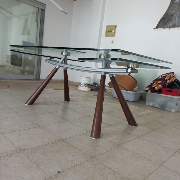 Mesa de vidro estilo italiano extensível
