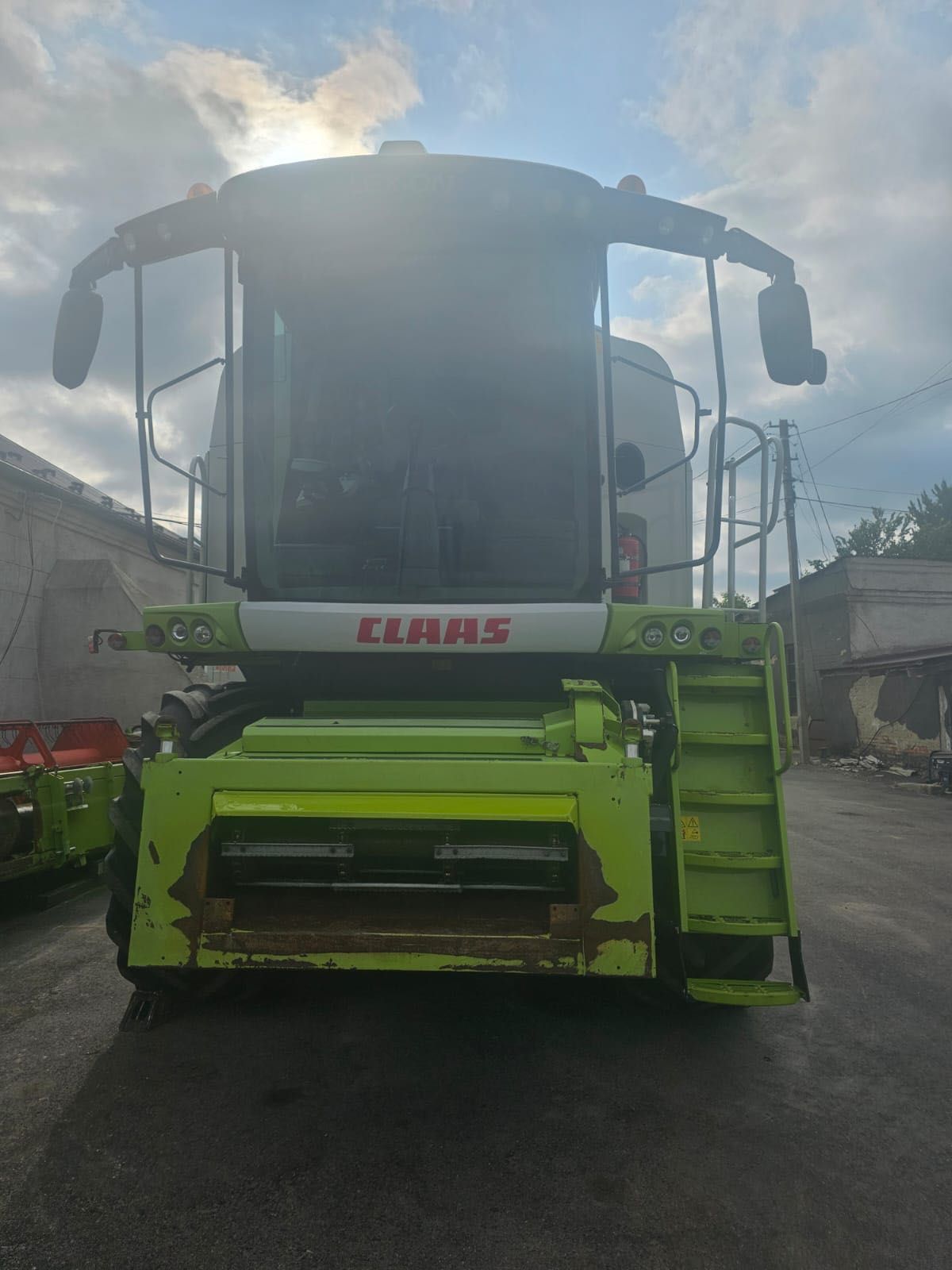 Продам Claas Lexion 750