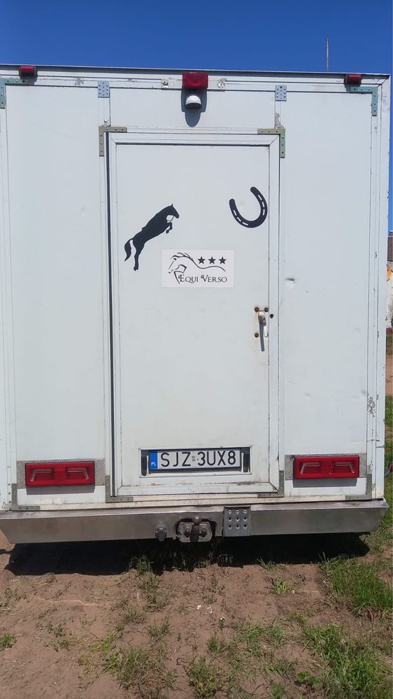 Koniowóz Renault Master