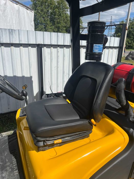 Автонавантажувач HYUNDAI 25L-7A