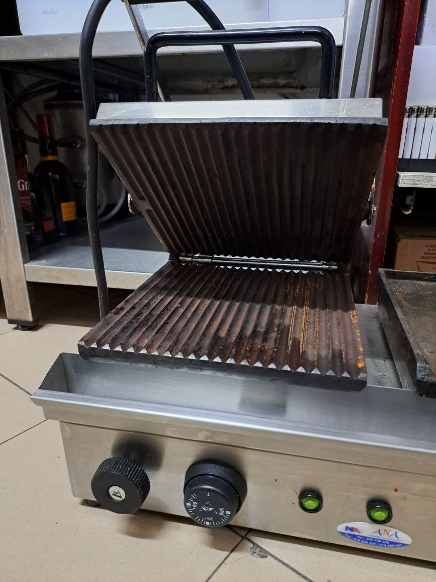 Tostadeira industrial com chapa para grelhados
