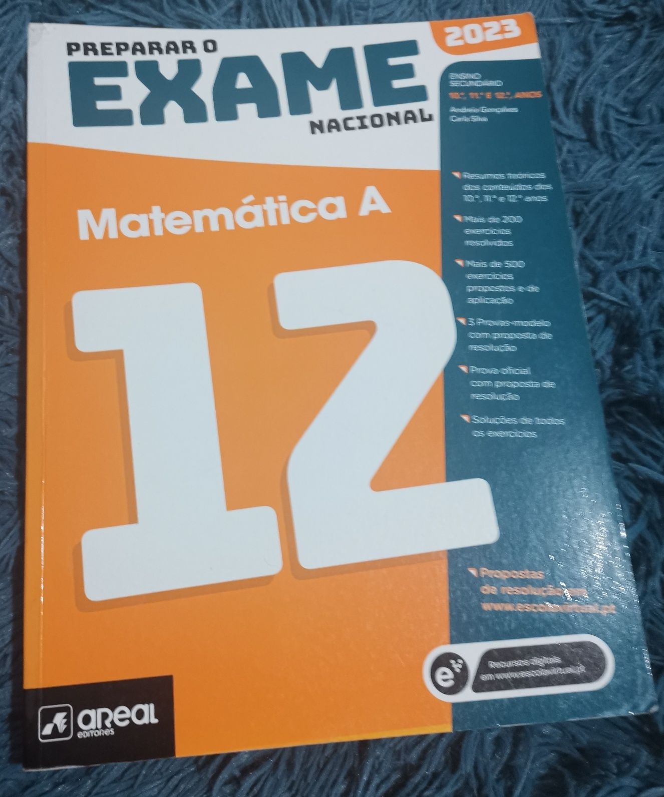 Livro de apoio ao estudo e preparação exame de matemática A