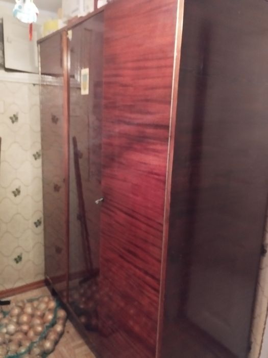 Шафа 3 дверна полірована
