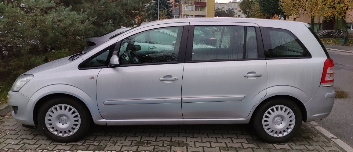 Opel Zafira 1.8 benzyna 140 KM przebieg 204000