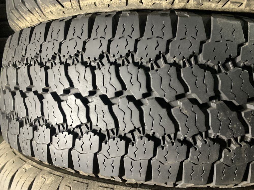 Шины б/у лето 215/70 16 Goodyaer Wrangler