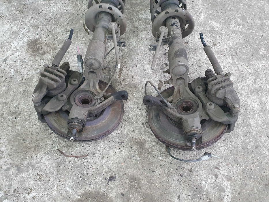 Amortyzator zwrotnica piasta zacisk przód Peugeot 308 T7 1.6 120km