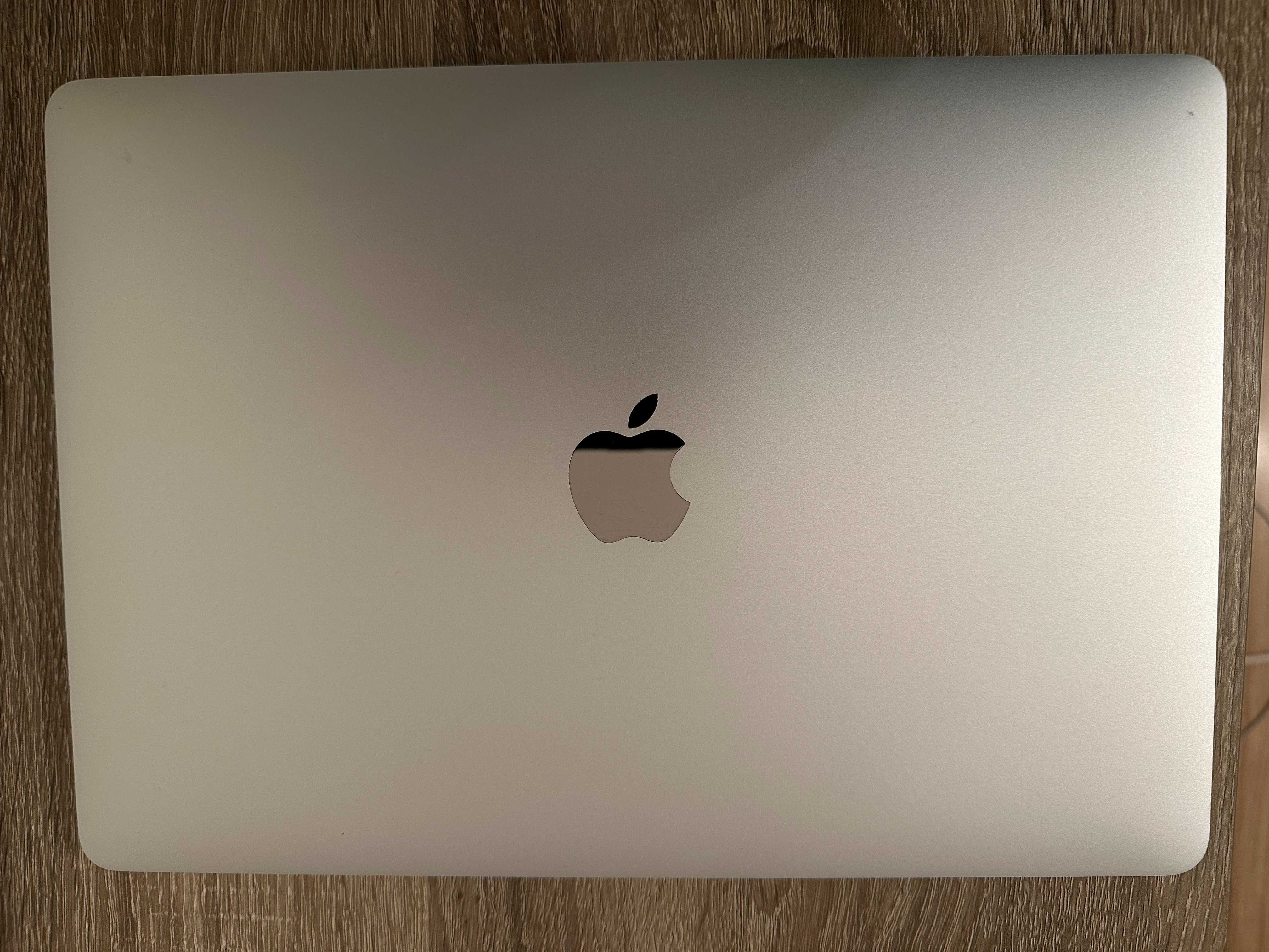 MacBook Pro 13 2018 Silver