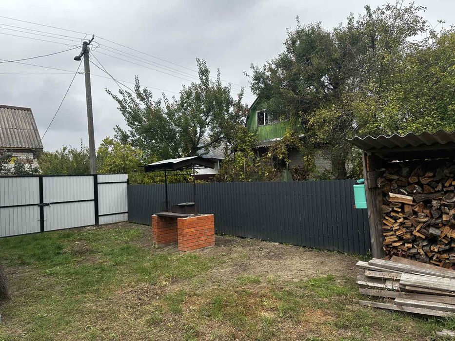 Дача для сімейного та активного відпочинку біля води