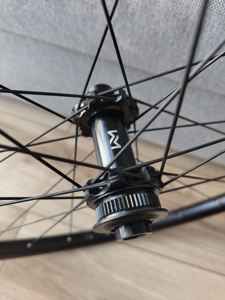 Wheelset Newmen Performance X.R. 25 622x25c, tarcza, sztywna oś