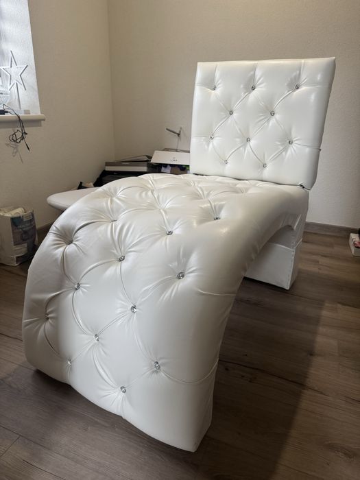 Анатомічна кушетка