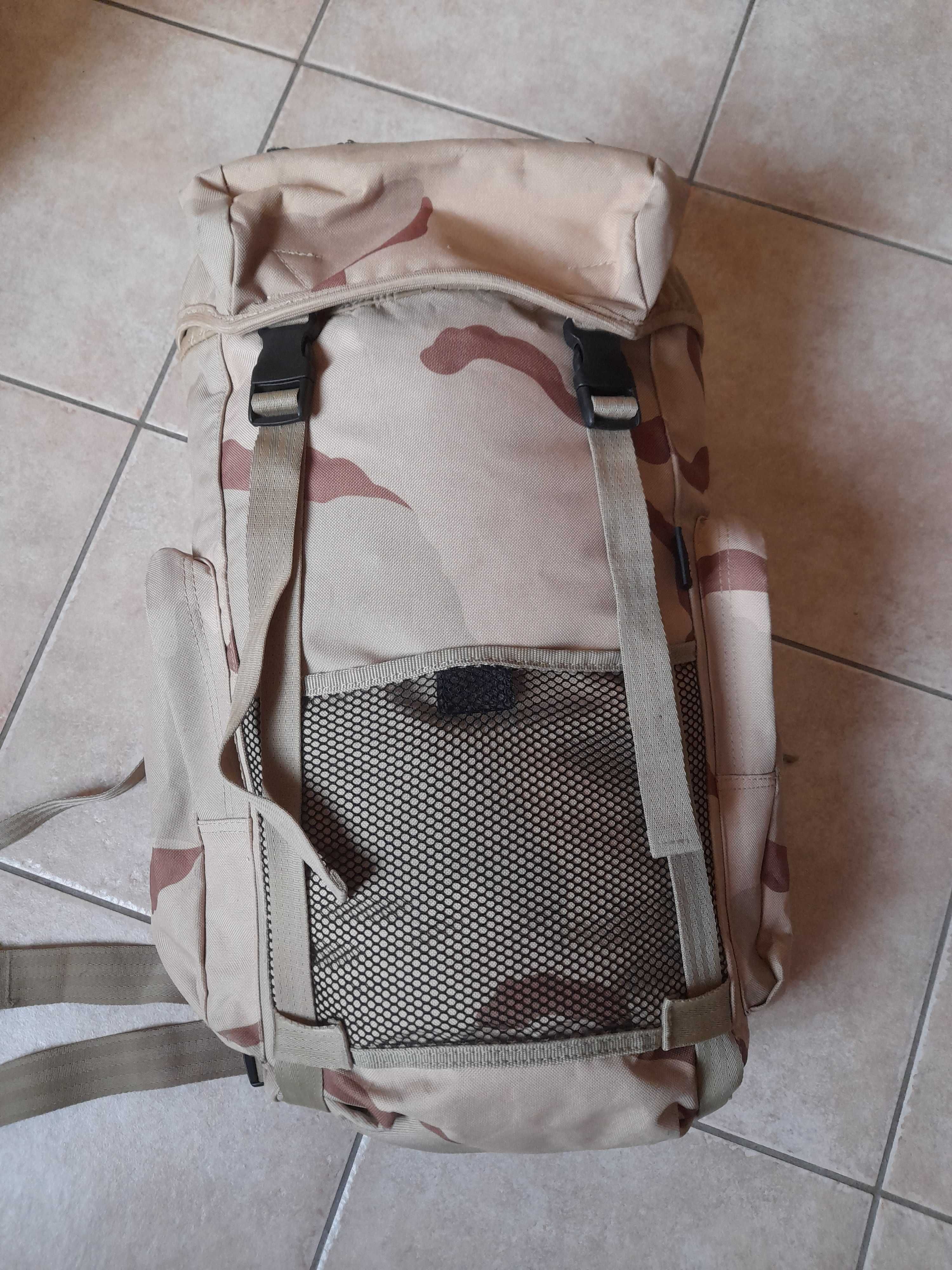 Mochila  camuflada