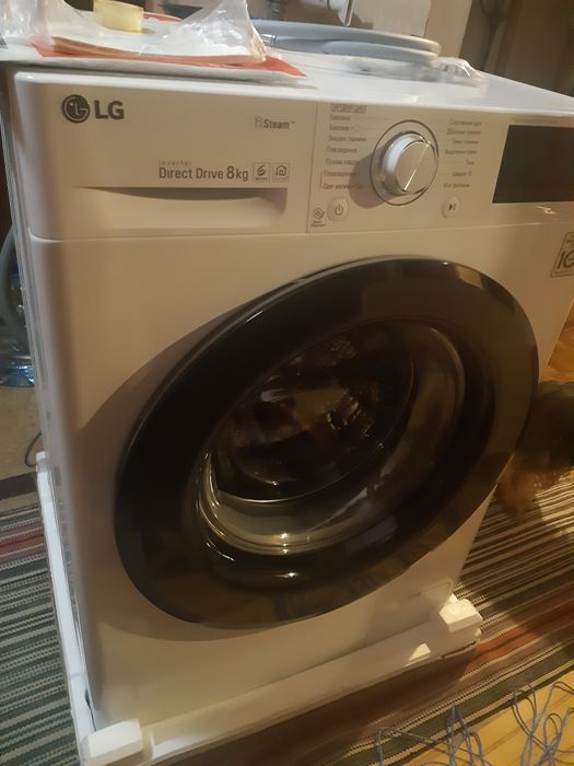 Нова пральна машина LG F4M5TS6W