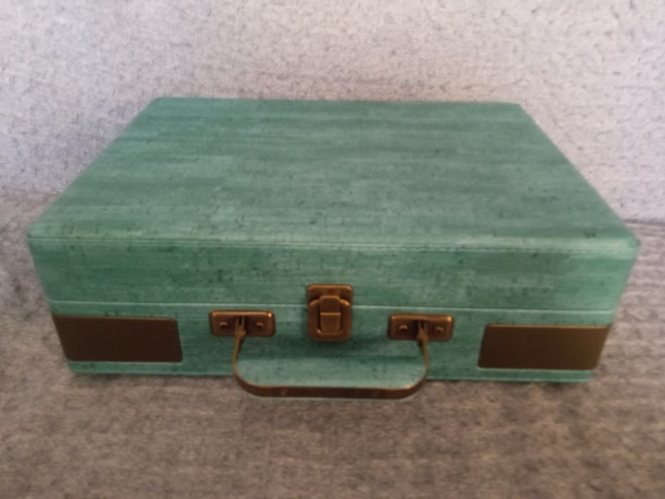 Gramofon walizkowy oraz Udreamer - opis.