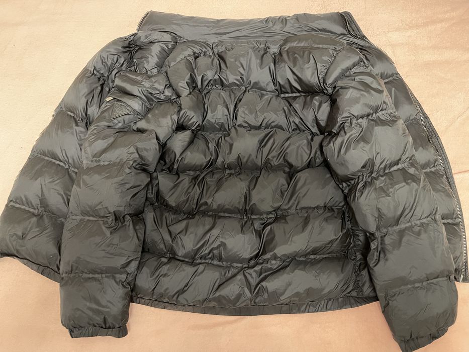 Куртка guess в ідеальному стані розмір хл