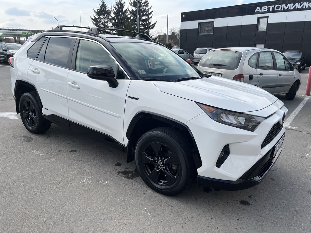 Toyota Rav 4, гібрид Black Edition