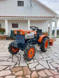 Kubota B7000 Semi Usado - Oportunidade Imperdível!