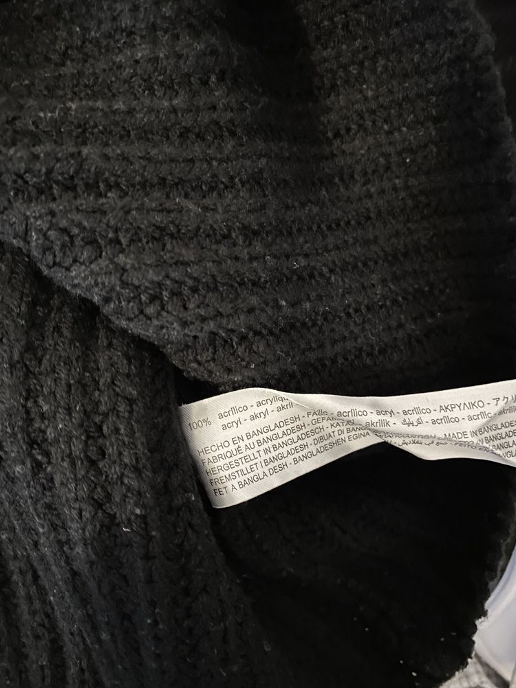 Gruby mięsisty czarny sweter Zara