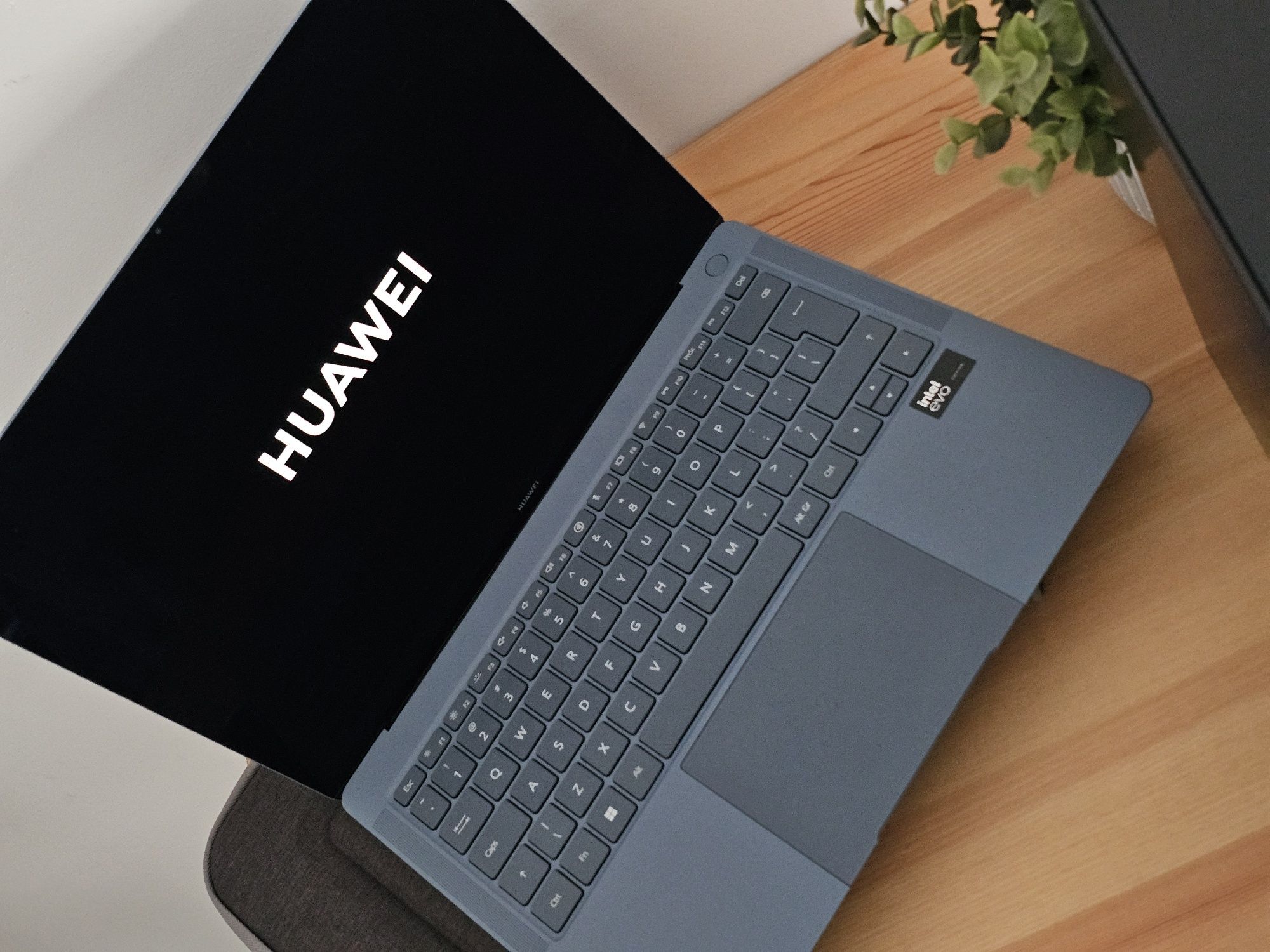 Laptop HUAWEI MateBook X Pro 2024 Premium Edition 32GB / 1TB