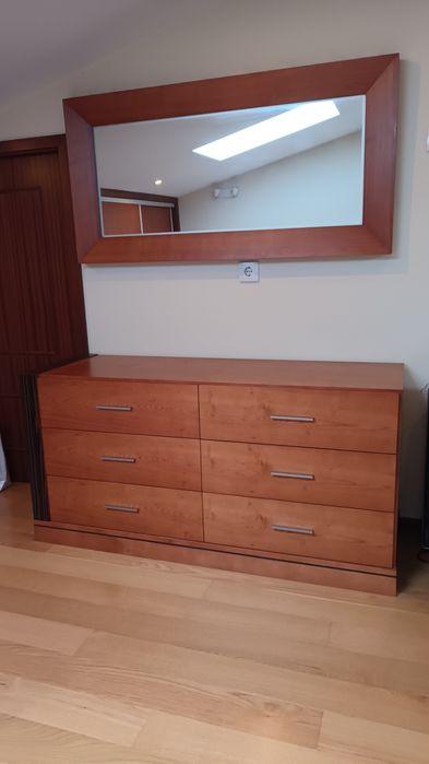 Quarto Casal c/ cómoda, espelho e 2 mesas de cabeceira