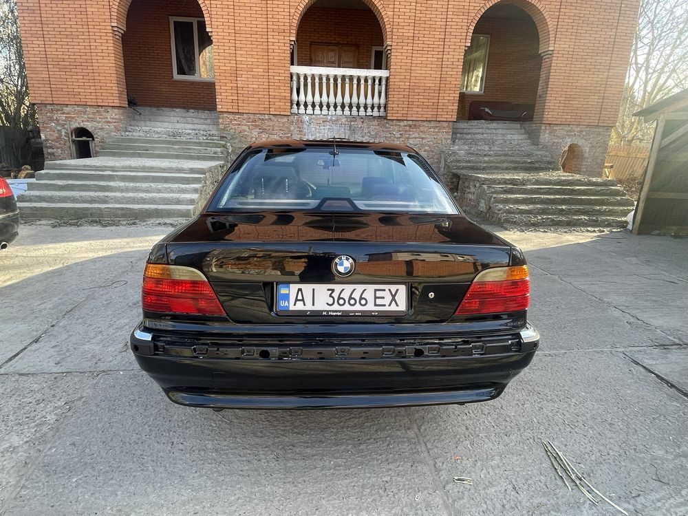 Продам BMW E38 2000г