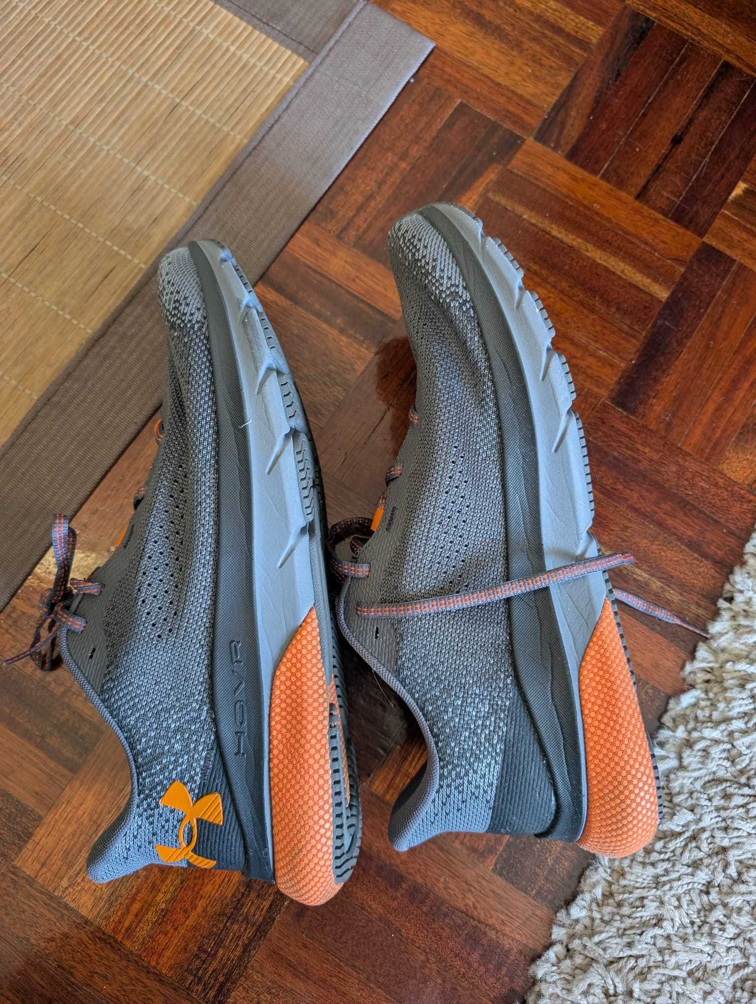 Ténis Under Armour HOVR Turbulence 2 (44.5) - Novos!