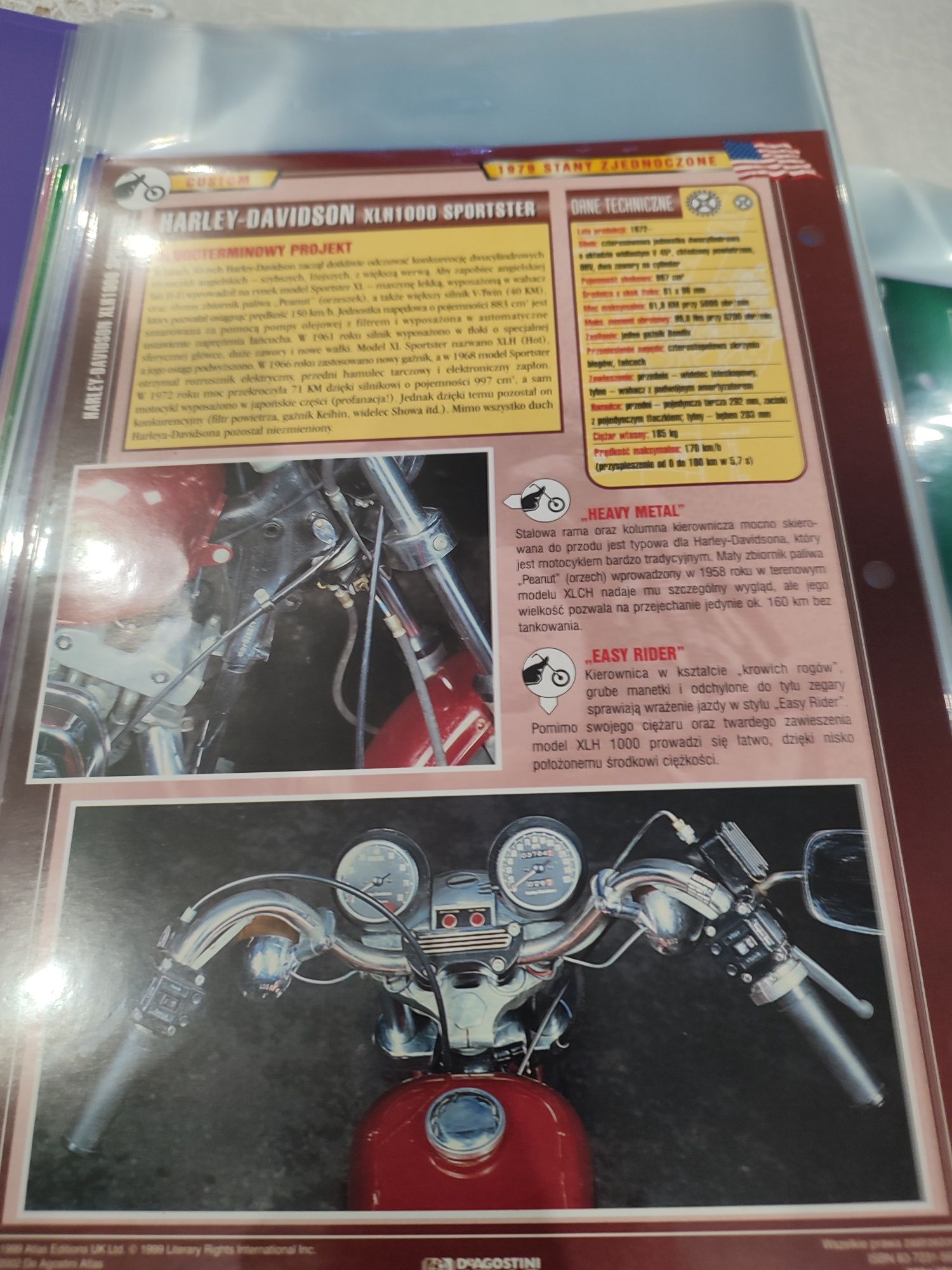Karty kolekcjonerskie z motorami.