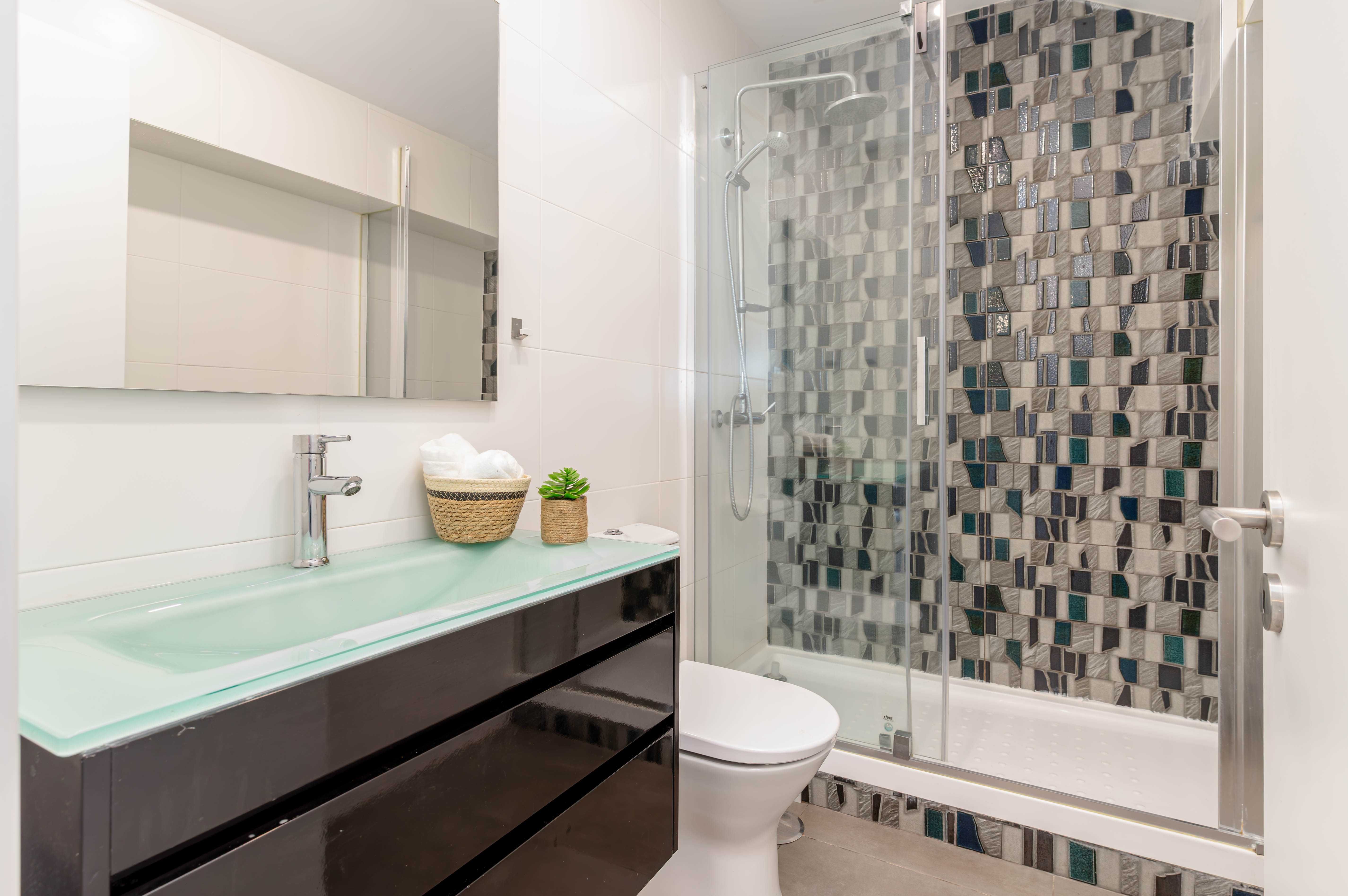 T4 Duplex Remodelado com 4 casas de banho  Almada