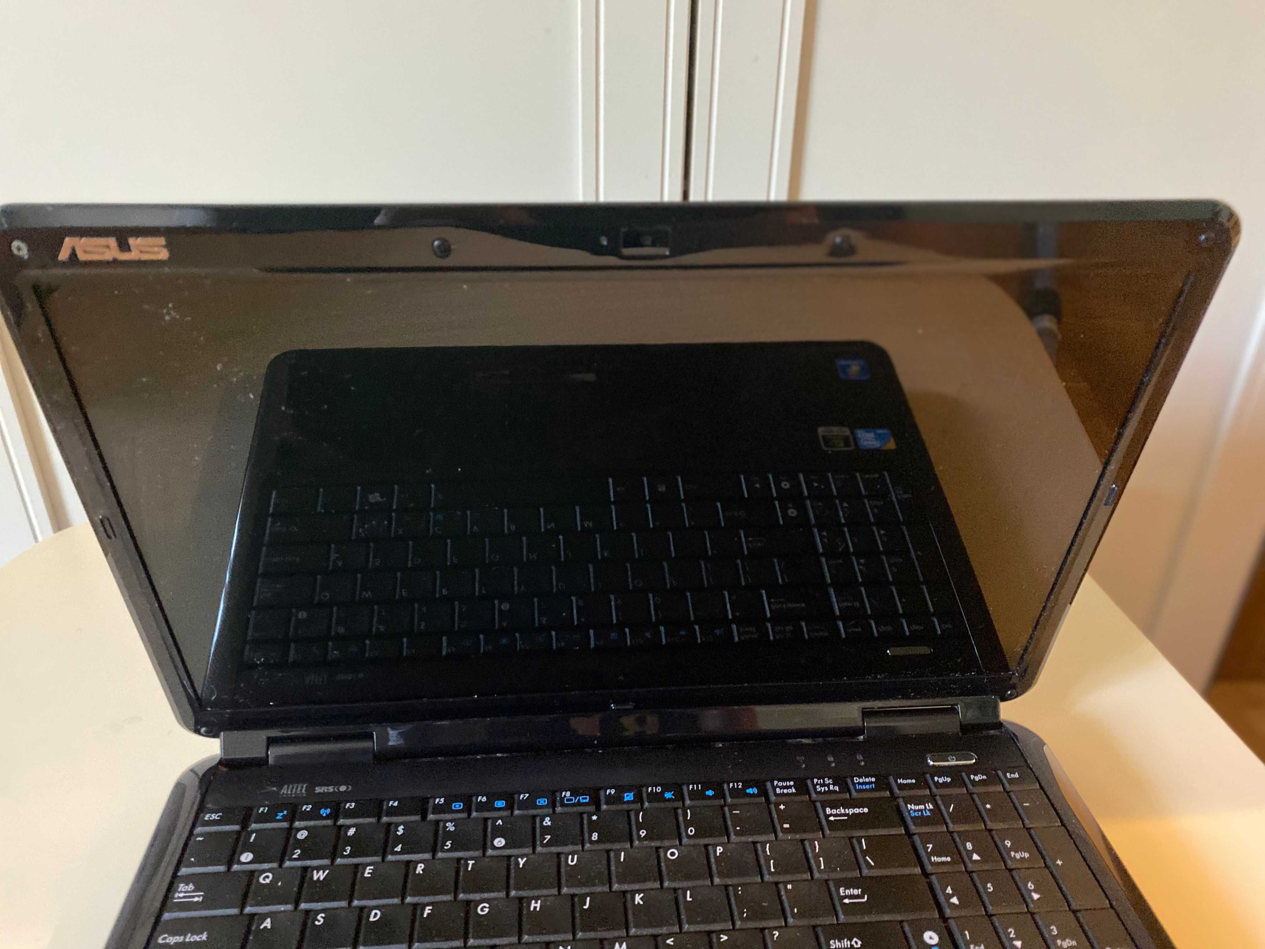Laptop Asus K61ic 16 + myszka + klawiatura