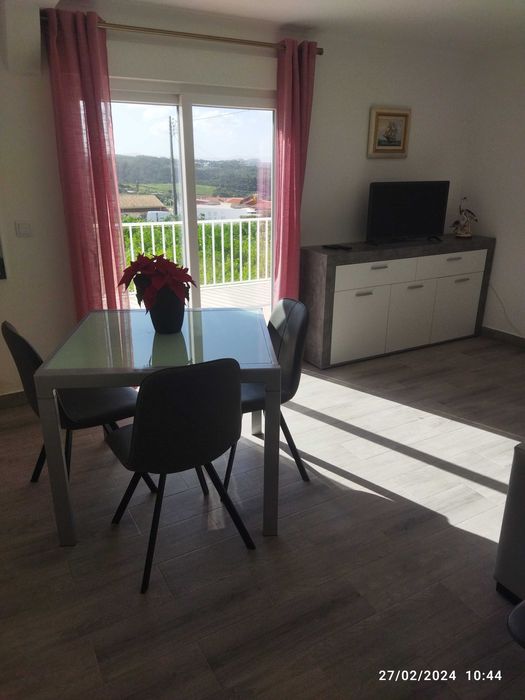 Casa geminada T2 R/C Equipada - Ribamar