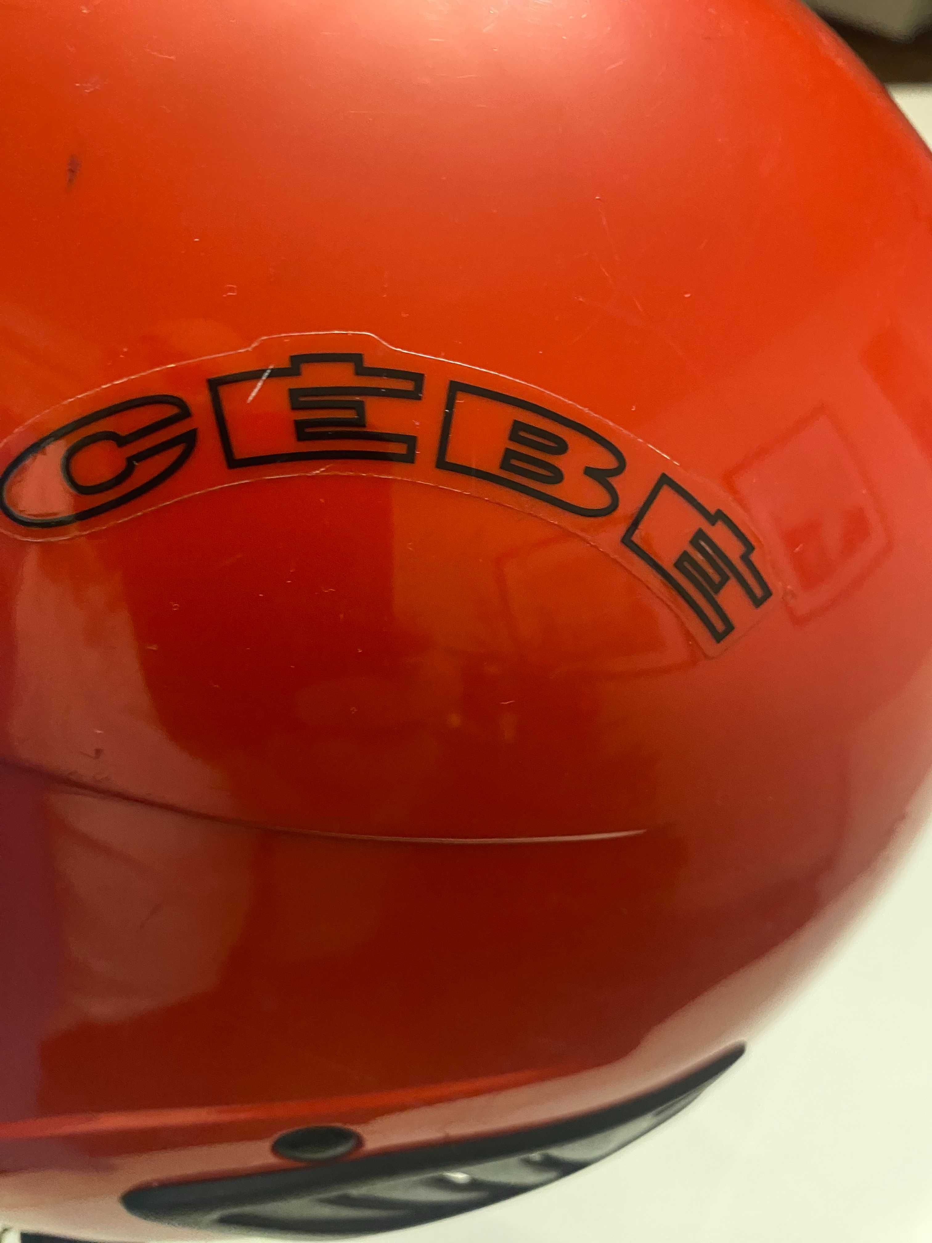 Kask narciarski dziecięcy, firma CEBE