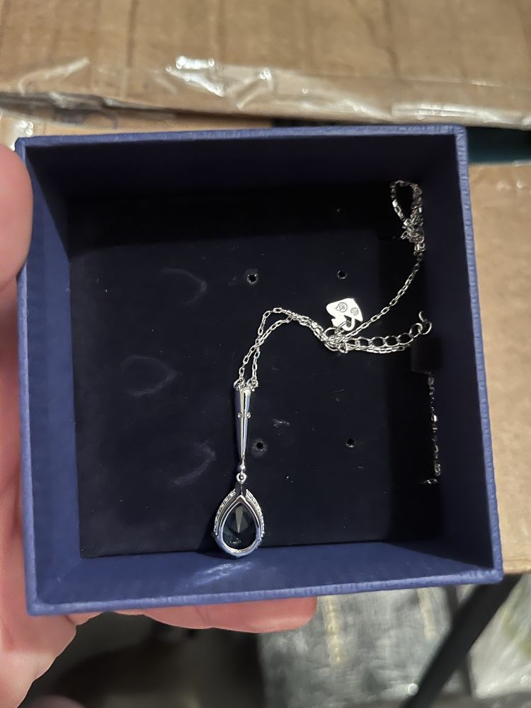 Colar Swarovski azul escuro
