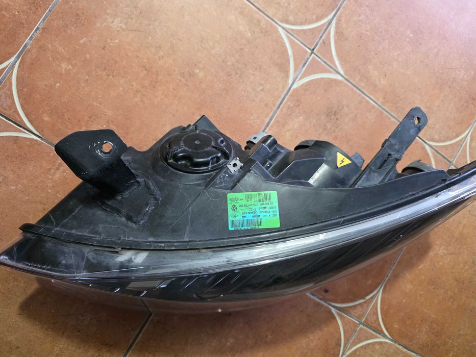 фара ксенонова до рено флюенс 2012 року 2,0  ліва