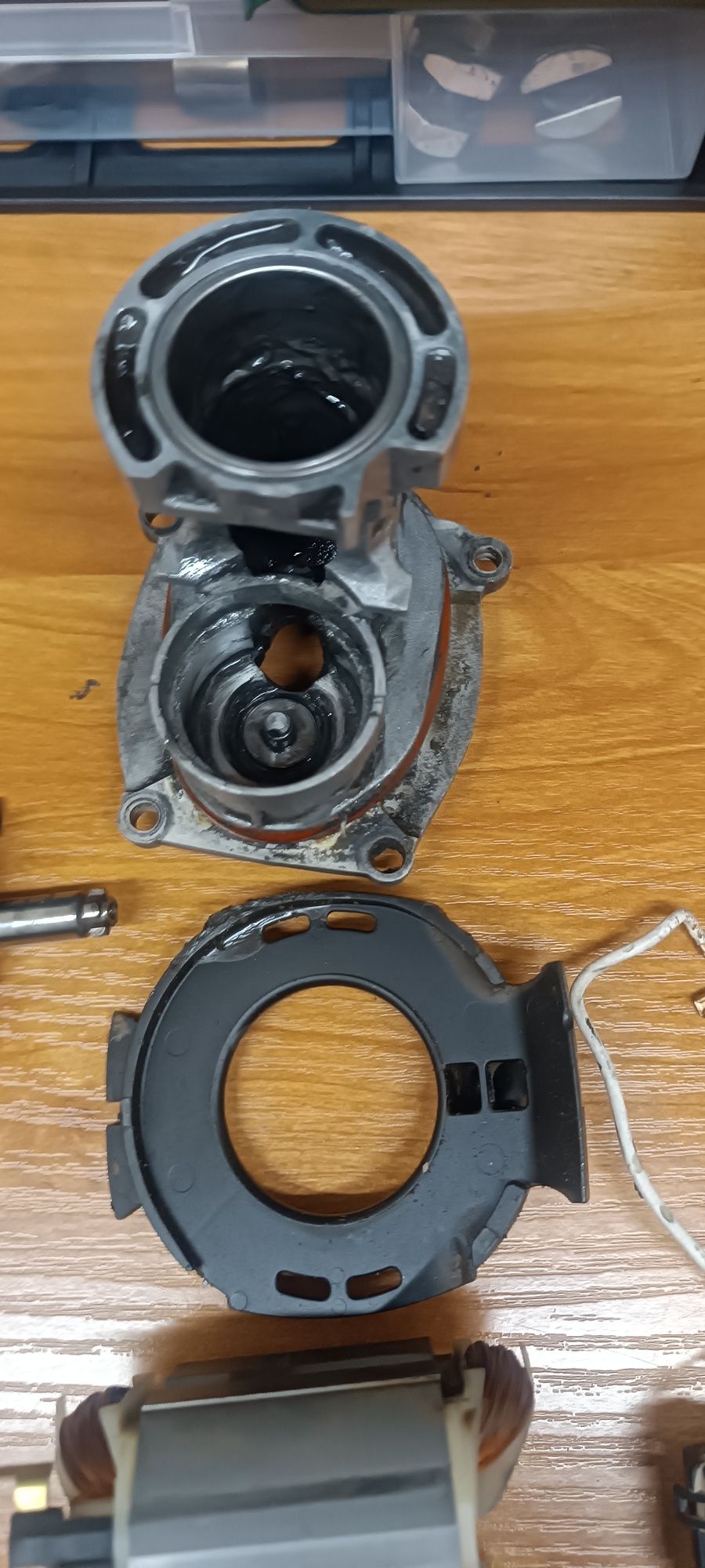 Bosch GBH2400 na części