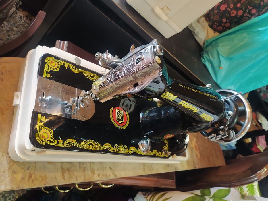 Máquina de costura antiga