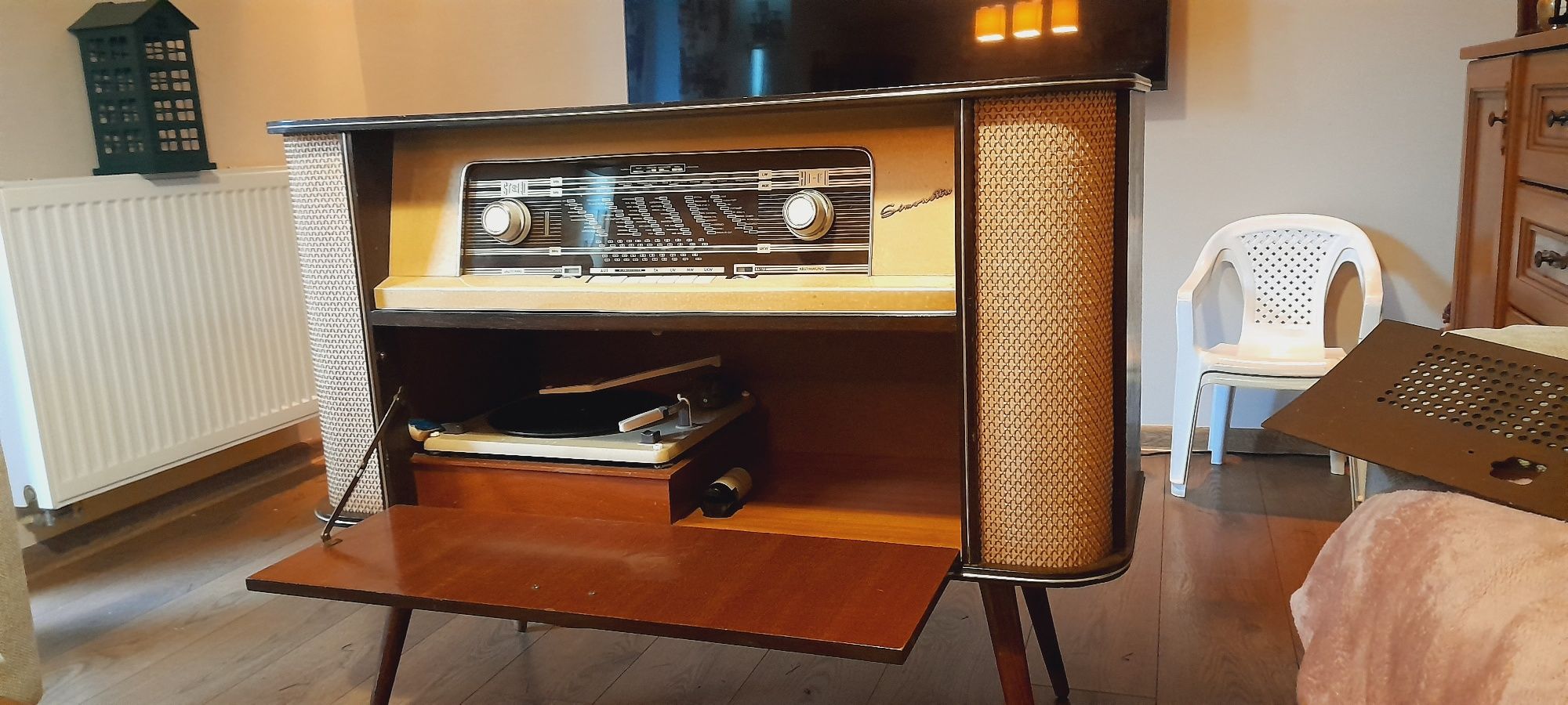 Piękne, stare radio lampowe Simonetta Quelle z 1963 roku