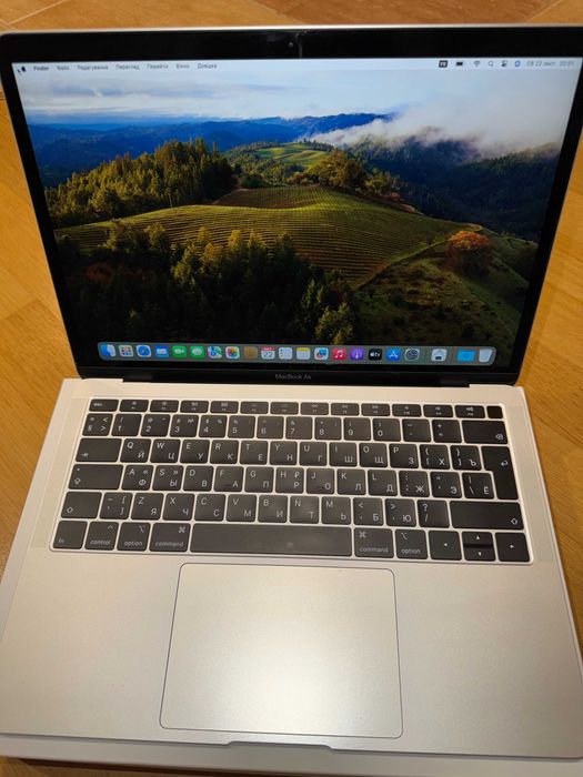 Macbook Air 13,3 2018 [2019] i5/8gb/128gb. Повний комплект.