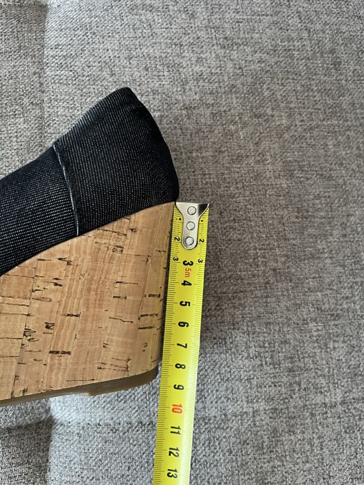 Buty na koturnie Toms dżinsowe