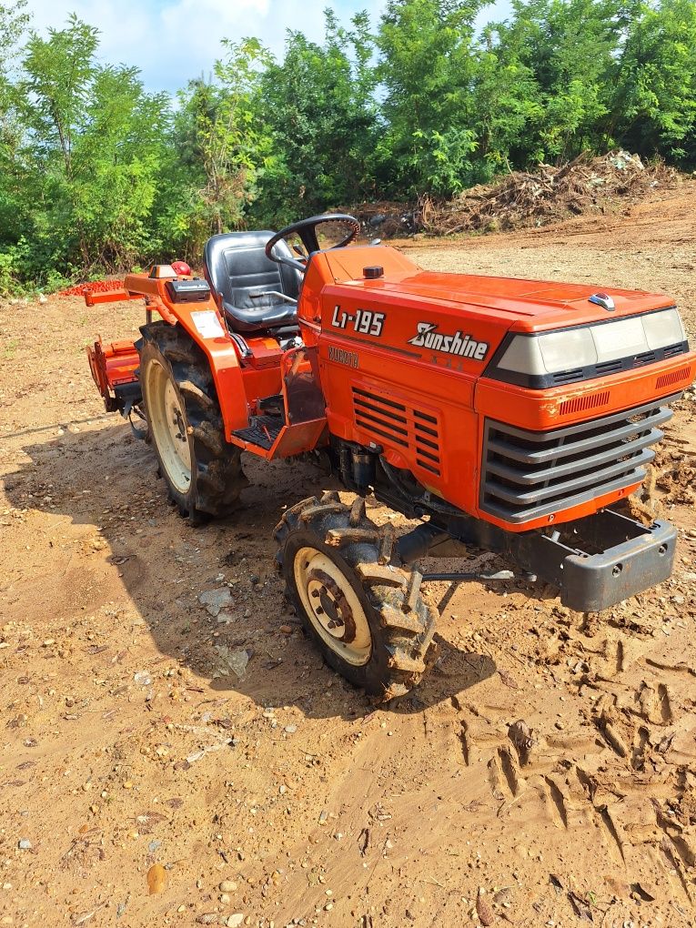 Минитрактор KUBOTA L1-195 з фрезою